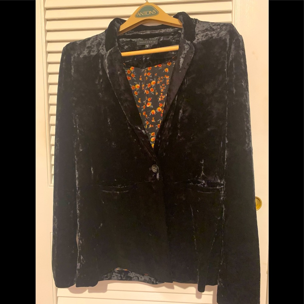 Ladies black velvety lined blazer